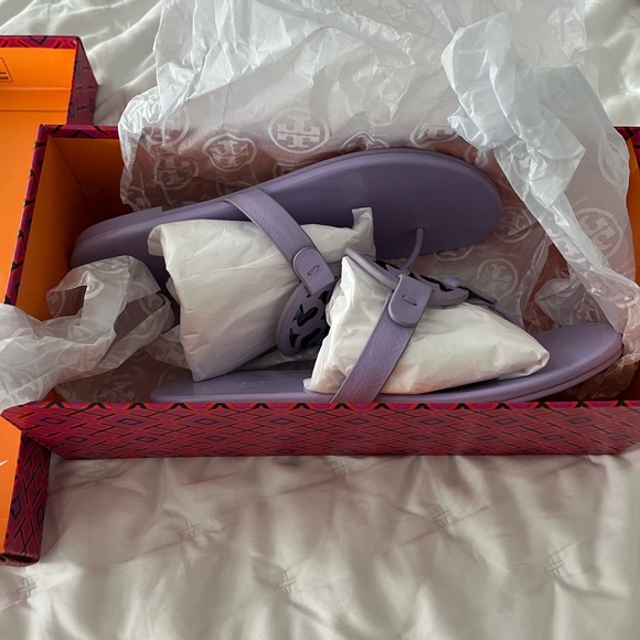 NWT lavender Tory Burch flip flops - Picture 2 of 5